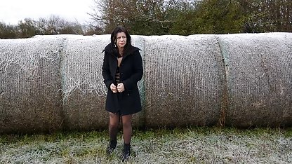 Brunette alte pornodarsteller fickt sich selbst, bis Sie cums hart
