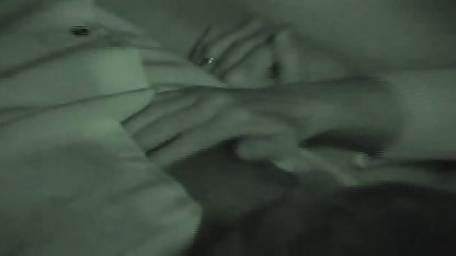 Geile brunette Schlampe alte geile weiber porn saugt einen dicken Schwanz