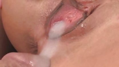 Rio Lee sniffing einen schwarzen reife frauen porn movies Schwanz